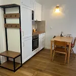 Modern & Bright Apartment Near Batignolles