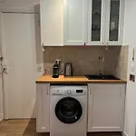 Modern & Bright Apartment Near Batignolles