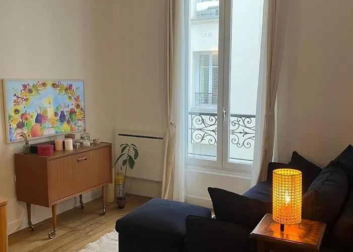 Modern & Bright Apartment Near Batignolles