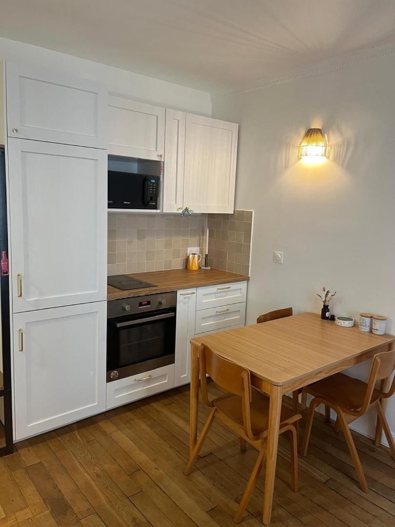 Modern & Bright Near Batignolles Parigi