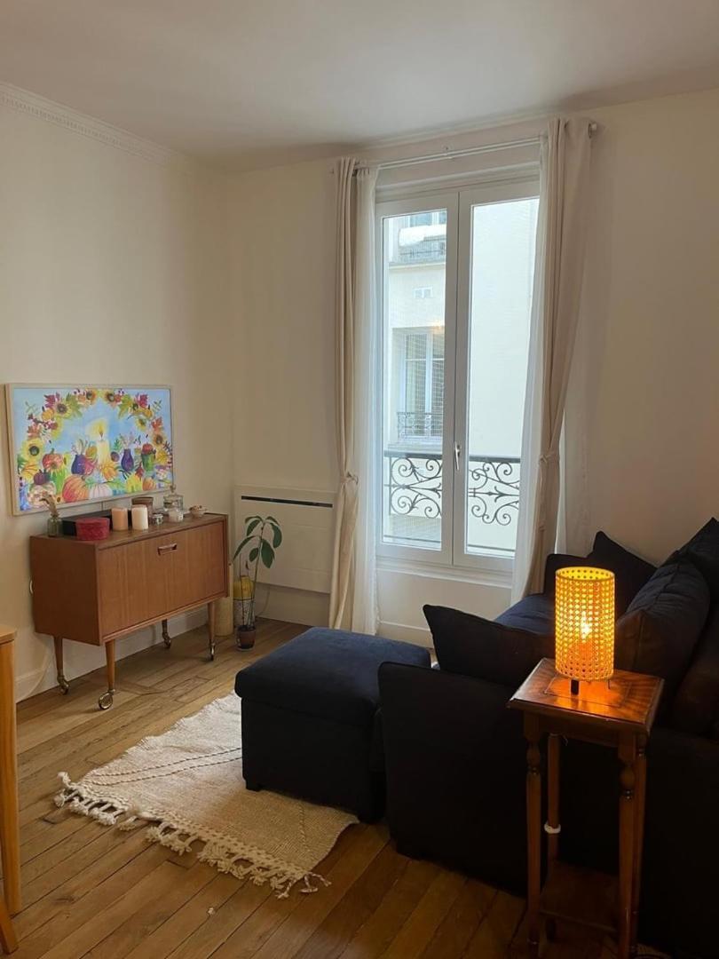 Modern & Bright Near Batignolles * Parigi